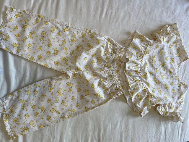 Conjunto Zara flores amarillas niña