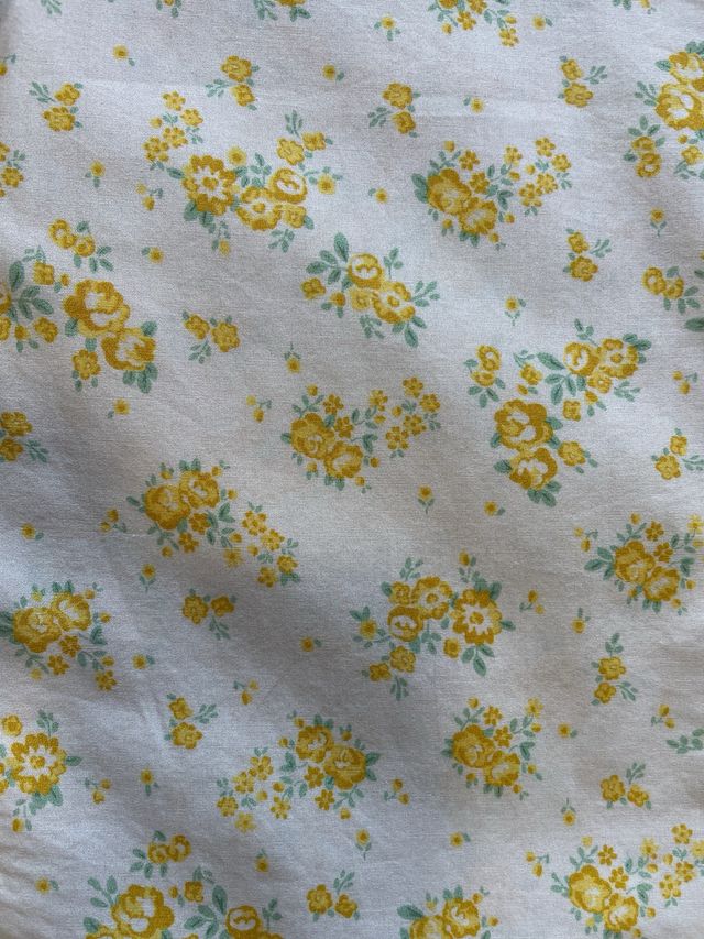 Conjunto Zara flores amarillas niña