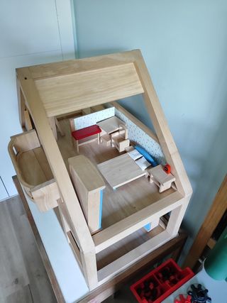 Casa de muñecas . Casita madera. Plan  Toys 7110