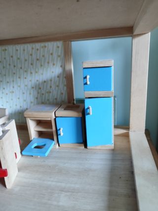 Casa de muñecas . Casita madera. Plan  Toys 7110