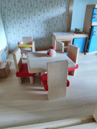 Casa de muñecas . Casita madera. Plan  Toys 7110