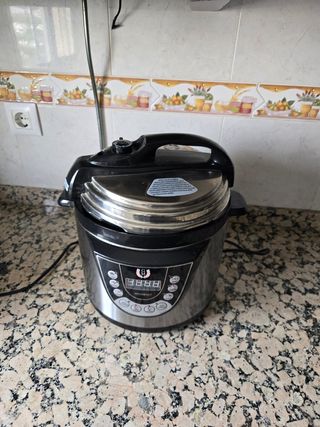 Olla GM presión 6L usada 1 vez