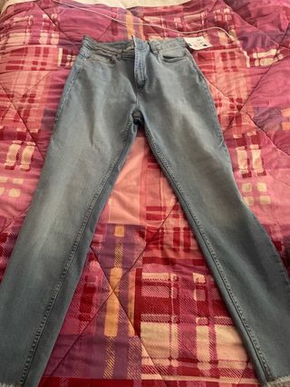 Jeans a gamba stretta