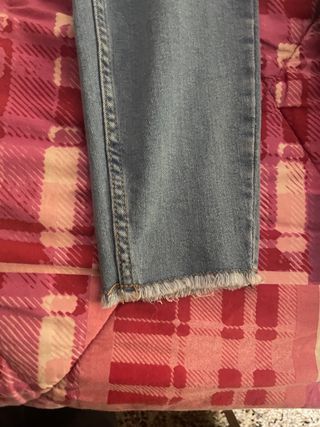 Jeans a gamba stretta