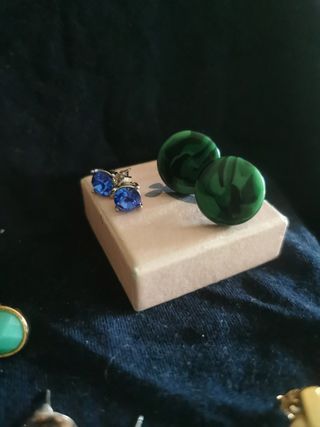 PENDIENTES DIFERENTES. Desde 1€. ABRIR FOTOS

