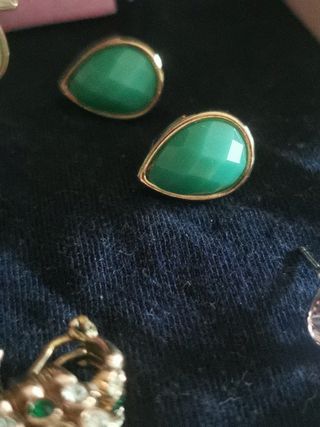 PENDIENTES DIFERENTES. Desde 1€. ABRIR FOTOS
