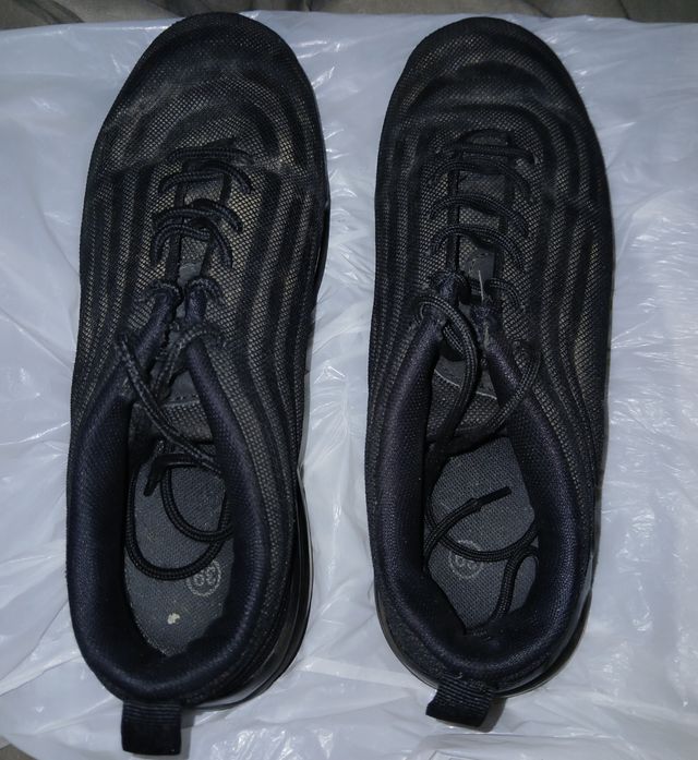 Zapatillas deportivas de mujer talla 39.