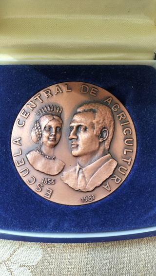 Medalla bronce Escuela Central Agricultura
