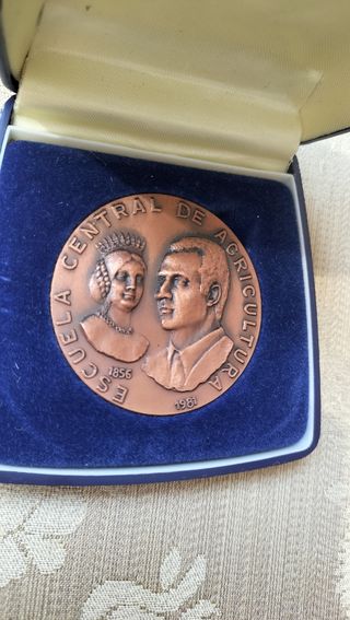 Medalla bronce Escuela Central Agricultura