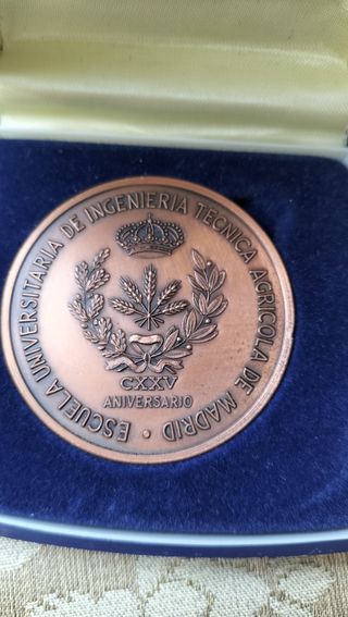 Medalla bronce Escuela Central Agricultura
