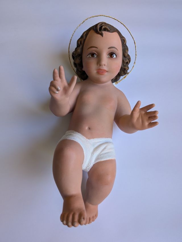Niño Jesús de escayola reformado.