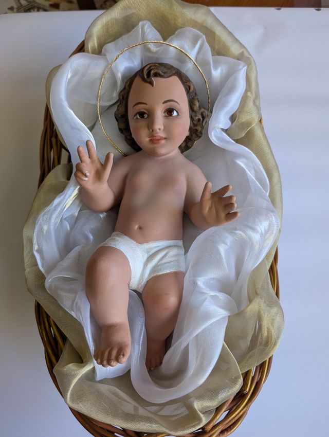 Niño Jesús de escayola reformado.