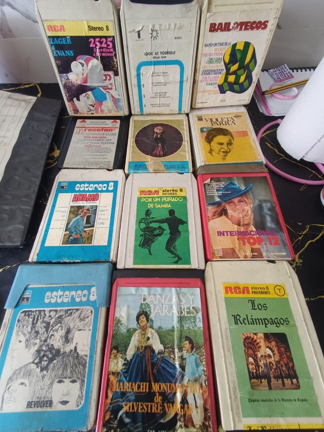 Radio cassette y cartuchos 8 pistas 