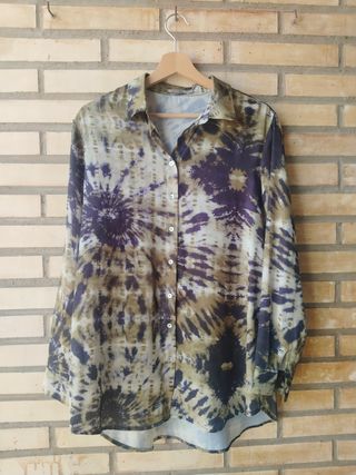 Camisa Stradivarius tie-dye M