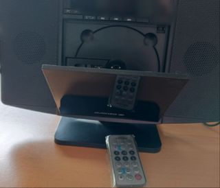 Radio con reproductor de CD y USB