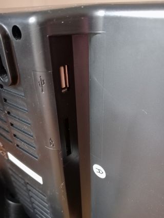 Radio con reproductor de CD y USB