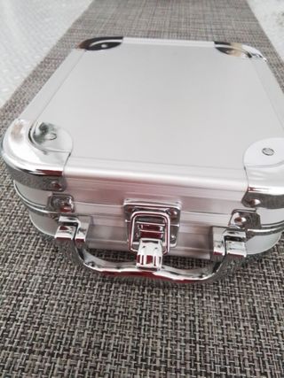 Maletín maquillaje plateado