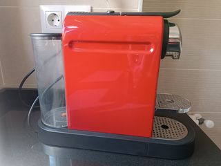 Cafetera de cápsulas Nespresso 