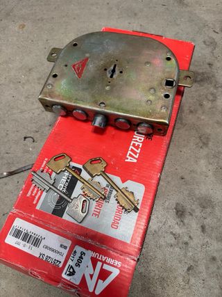 Cerradura CR Serrature