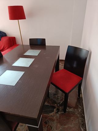 Juego de mesa y 6 sillas
