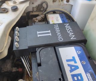 Soportes BATERIA Maletero Nissan Terrano II 2