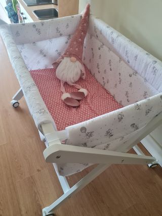 Cuna moisés con ruedas blanca
