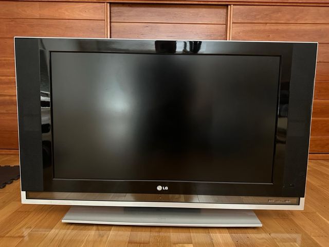 TV LCD LG 47" - Impecable