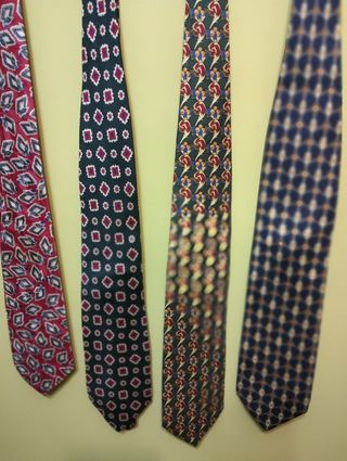 LOTE o INDIVIDUAL CORBATAS SEDA FIRMAS DIFERENTES