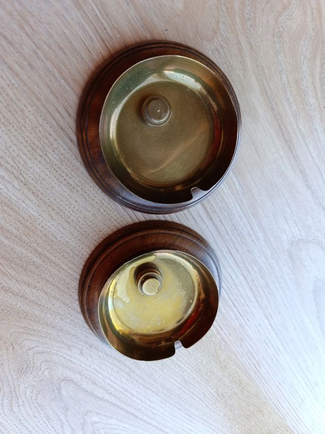 DOS CENICEROS MADERA Y METAL VITAGE