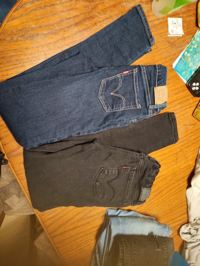 Jeans Levi's - Azul y Negro