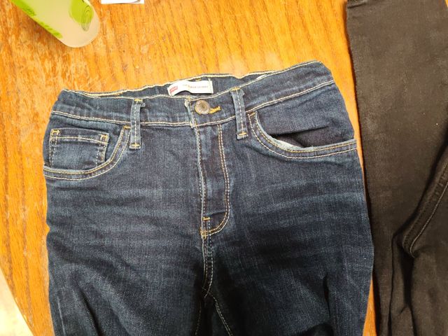 Jeans Levi's - Azul y Negro