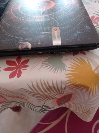 Portátil Packard Bell negro