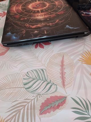 Portátil Packard Bell negro