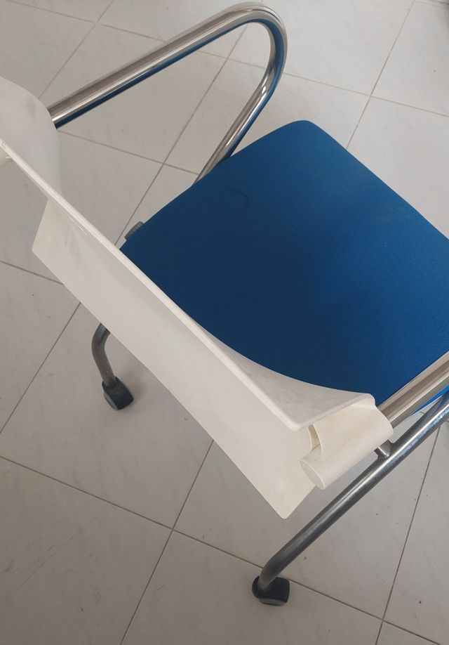 1 silla escriptorio / disponible dos unidades