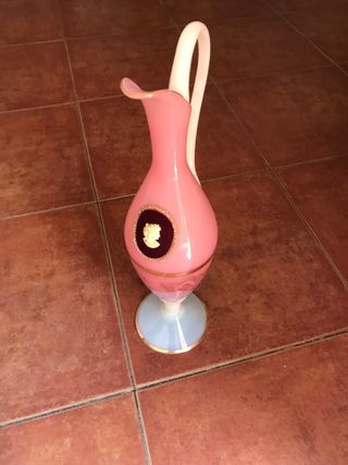 Jarrón antiguo rosa y blanco