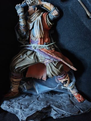 Sekiro Collector's Edition (PS4) usada -SIN JUEGO