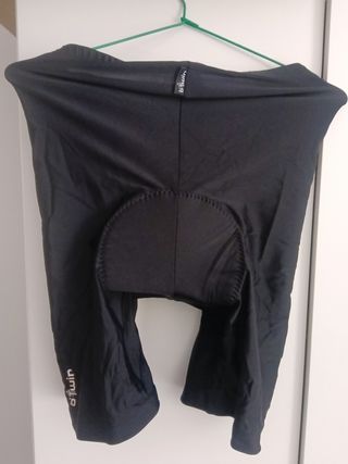 Ropa de ciclismo. Maillots. Culotes. Tritraje.