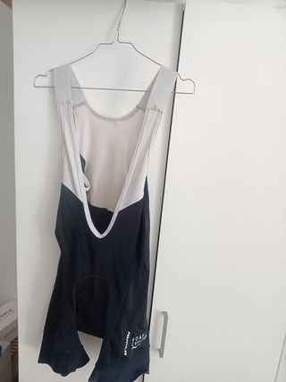 Ropa de ciclismo. Maillots. Culotes. Tritraje.