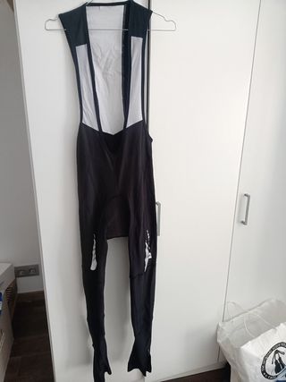 Ropa de ciclismo. Maillots. Culotes. Tritraje.