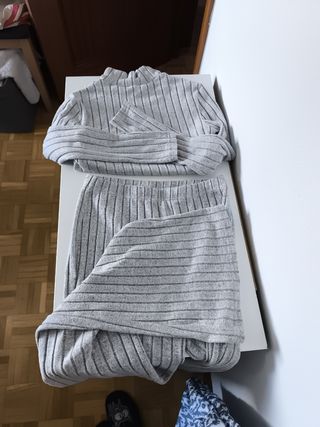 Conjunto pantalón y camiseta