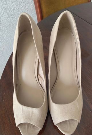 Peep toes