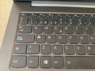 Portátil Lenovo Gris - Como nuevo