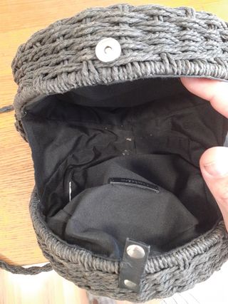 Bolso redondo tambor rafia negra