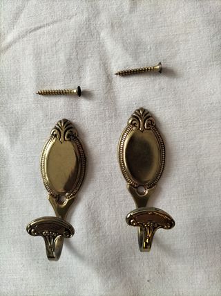 2 Perchas Pared Doradas - cortina