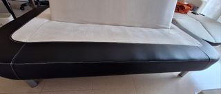 Sofá cama de diseño blanco y negro