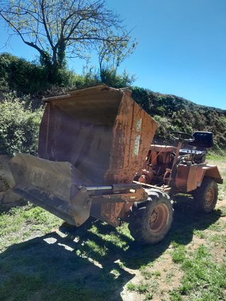 Dumper Ausa 4x4 con pala