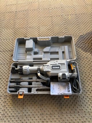 Taladro percutor combinado eléctrico Titán 