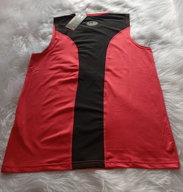 Camiseta Under Armour deportiva roja