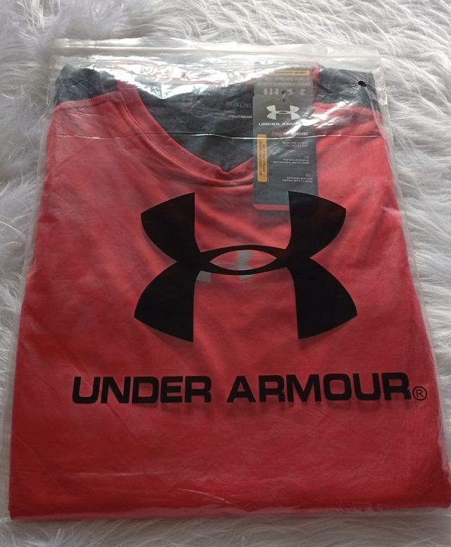 Camiseta Under Armour deportiva roja