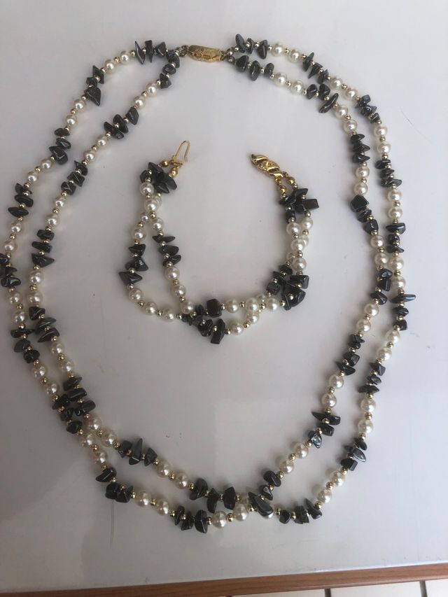 Collar y pulsera perlas-piedras negras